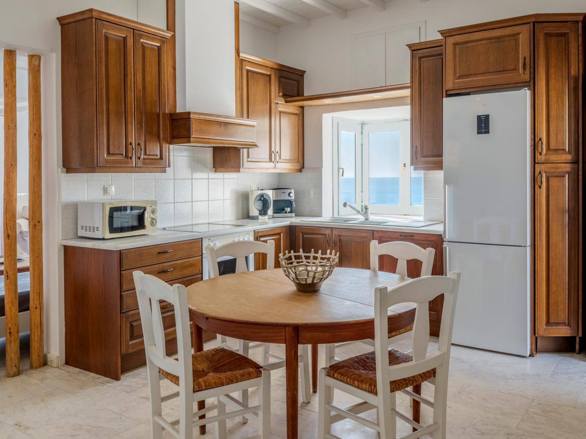 Baybees Sea View Residence プラティス・ヤロス エクステリア 写真
